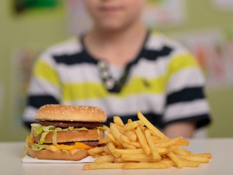 Подробнее о статье Ожирение у детей: причины, диагностика и лечение